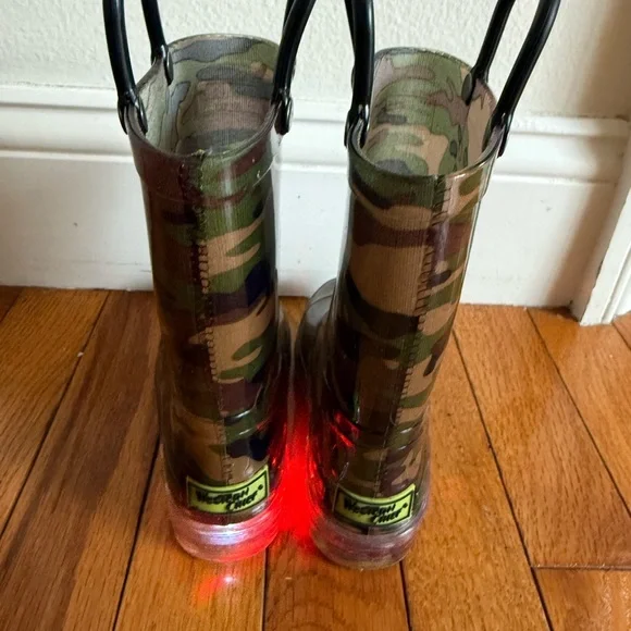 Western Chief Camouflage Kids Rain Boots - Picture 6 of 8